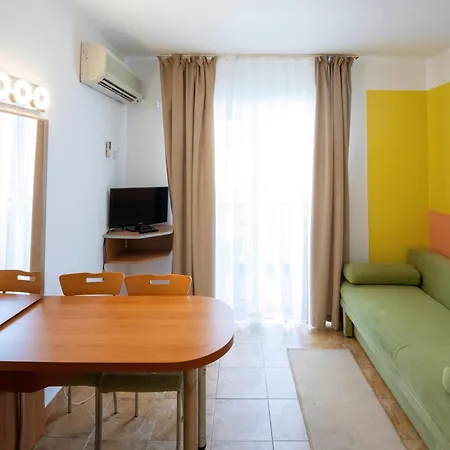 Complex Modern All Inclusive Mamaia Exterior photo