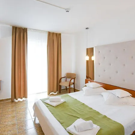 Complex Modern All Inclusive Mamaia Exterior photo