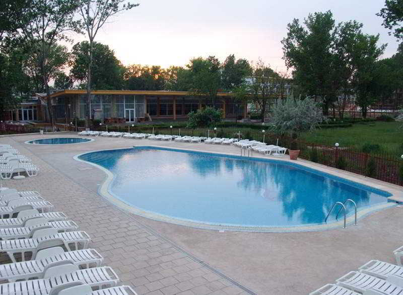 复杂现代4*Mamaia